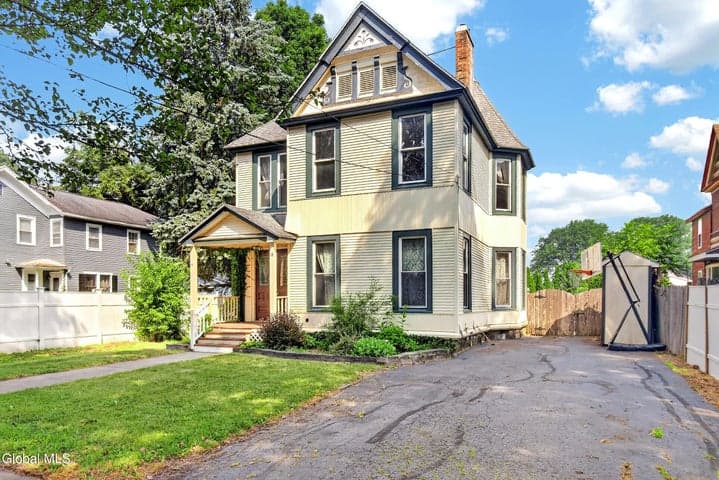 18 Grove Street, Baldwinsville, NY, photo 1