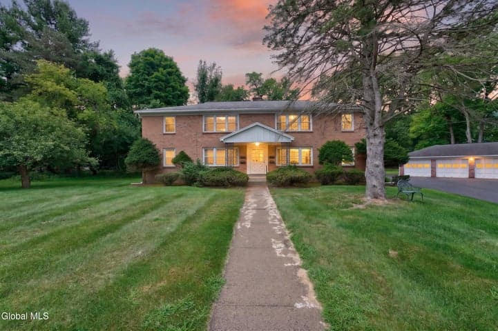 11 Kensington Court #APT 3, Delmar, NY, photo 2