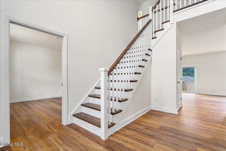 24 Eastpointe Drive, Saratoga Springs, NY, photo 3
