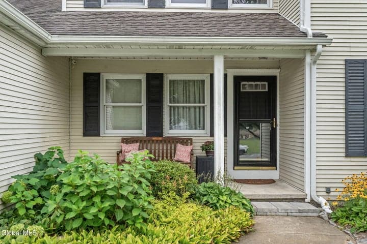 4204 Bostonian Drive, Guilderland, NY, photo 4