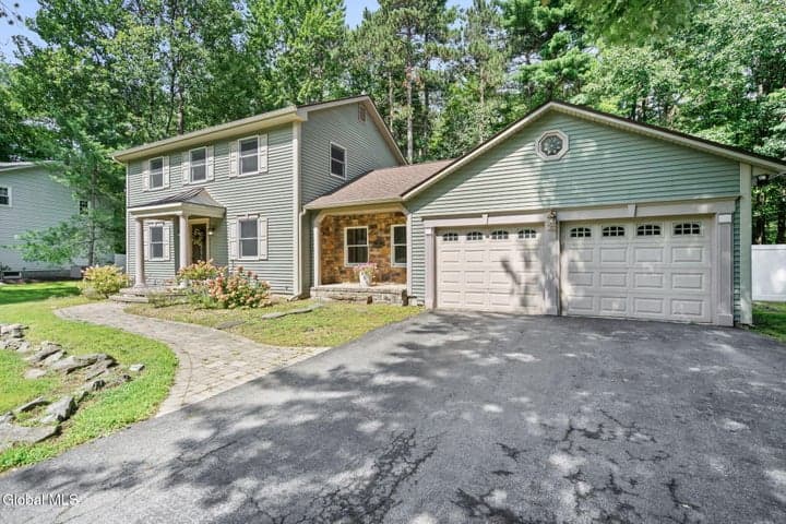 3 Woodmint Place, Malta, NY, photo 2
