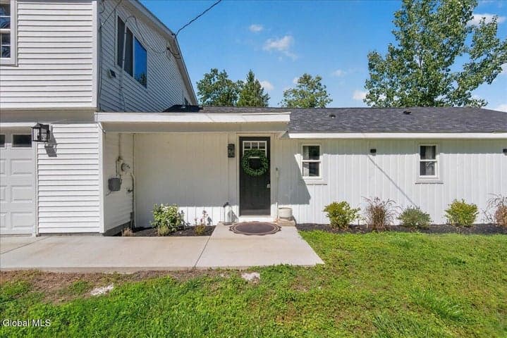 5 Old Bend Road, Moreau, NY, photo 3