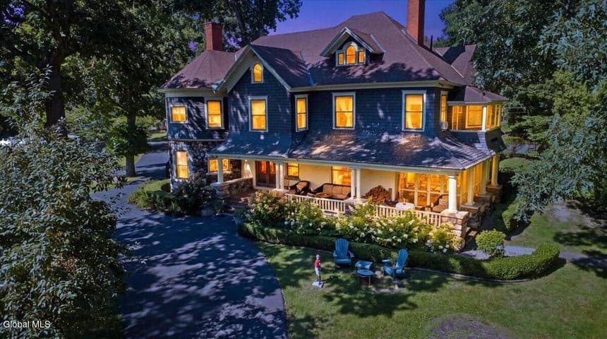 321 Guy Park Avenue, Amsterdam, NY