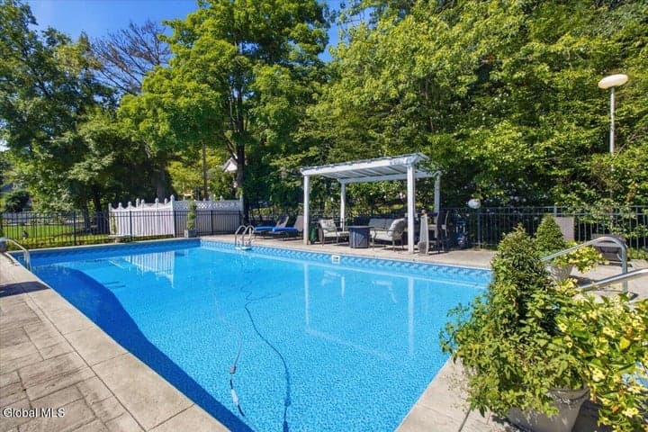 321 Guy Park Avenue, Amsterdam, NY, photo 4
