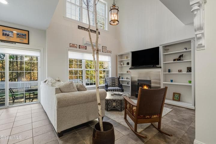 15 Thoroughbred Drive, Saratoga Springs, NY, photo 5