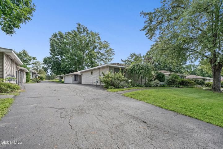 38 Donna Lynn Drive, East Greenbush, NY, photo 2