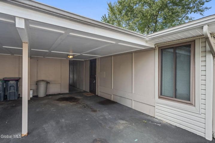 38 Donna Lynn Drive, East Greenbush, NY, photo 3
