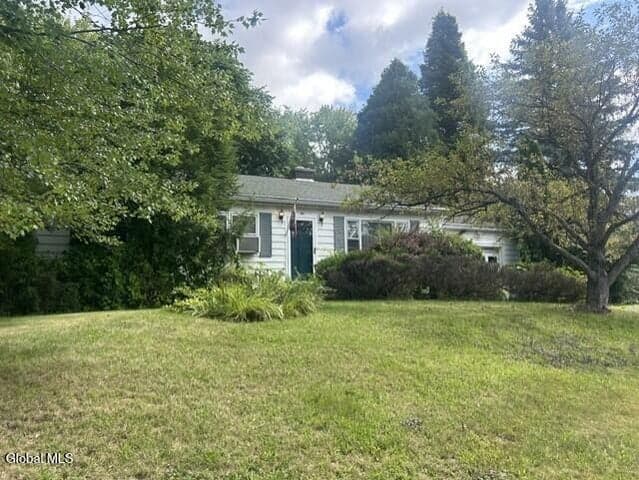 2 Crescent Lane, Troy, NY