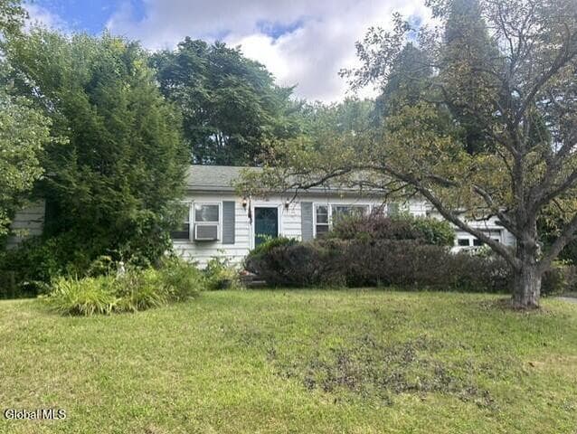 2 Crescent Lane, Troy, NY, photo 2