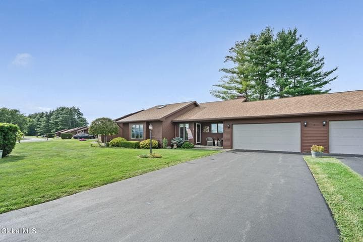 175 Country Club Lane, Fort Johnson, NY