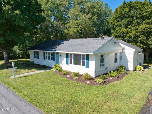 15 Renas Drive, Colonie, NY, photo 2