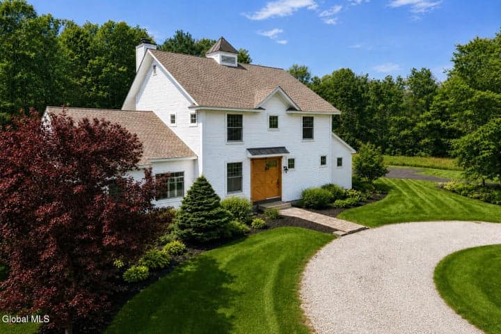13 Saratoga Farm Road, Malta, NY, photo 1