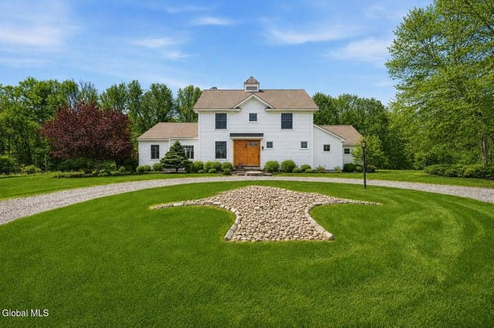 13 Saratoga Farm Road, Malta, NY, photo 2