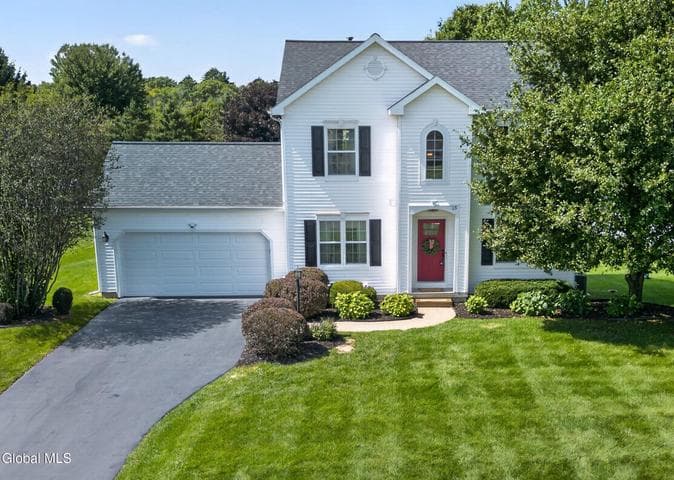 15 Sandpiper Lane, Rexford, NY