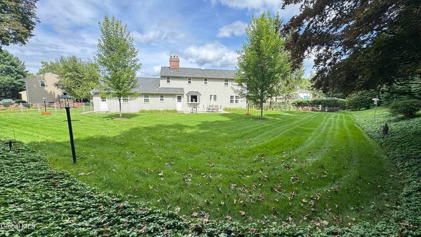 6 Thistledown Court, Loudonville, NY, photo 2