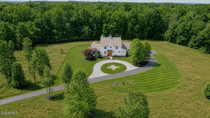 13 Saratoga Farm Road, Malta, NY, photo 3