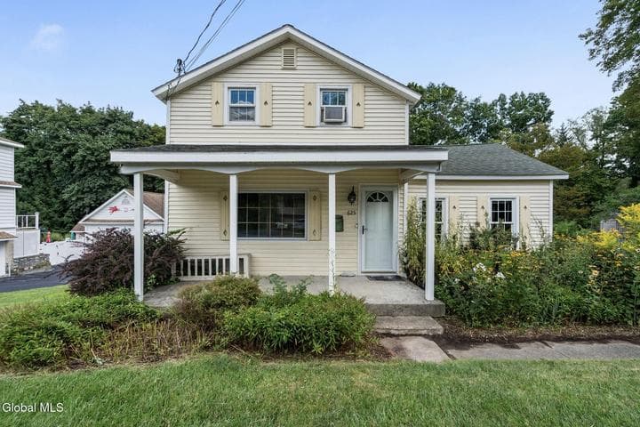 625 Kenwood Avenue, Delmar, NY
