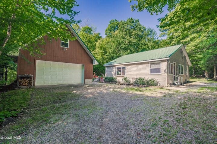 303 N Shore Rd Peck Road, Gloversville, NY