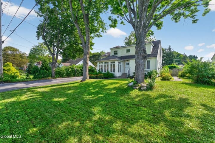 9 Nielsen Road, Altamont, NY