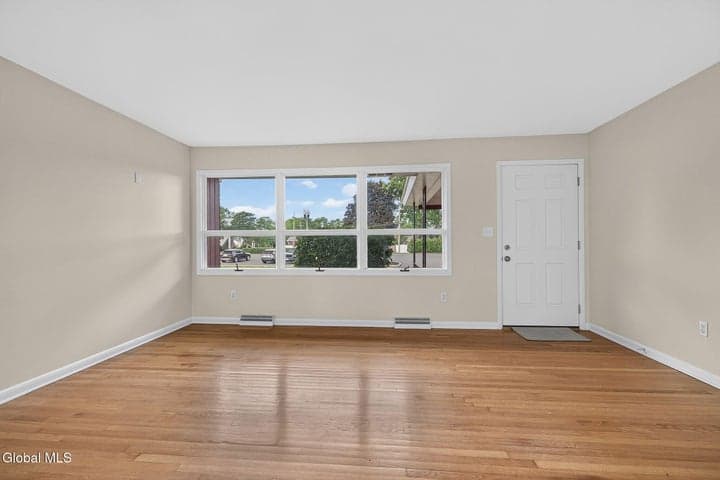 5 Picotte Drive, Albany, NY, photo 4