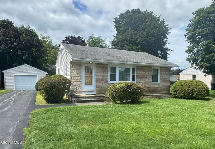 25 Pawling Avenue, Halfmoon, NY