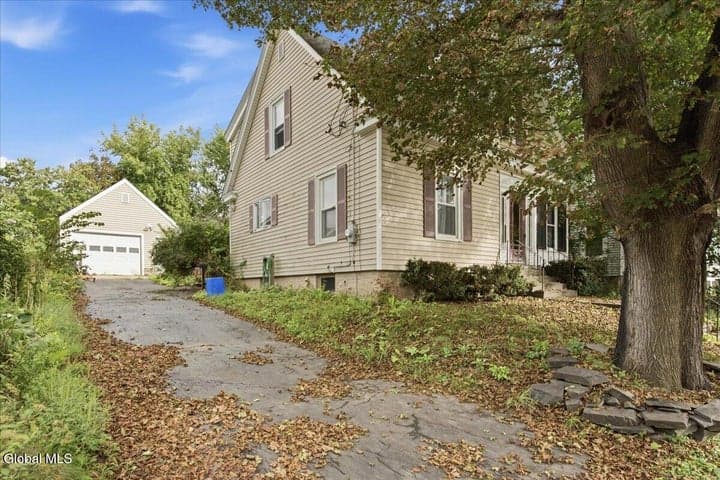 12 Kinloch Avenue, Troy, NY