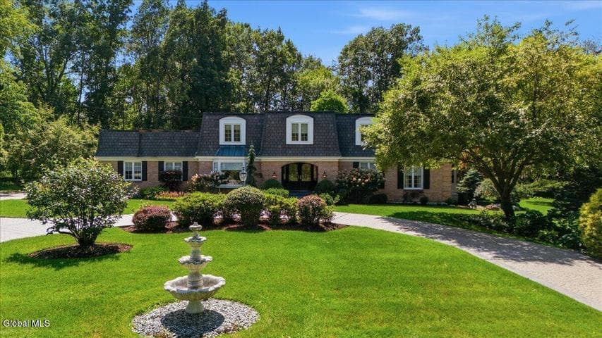 27 S Sheraton Lane, Queensbury, NY