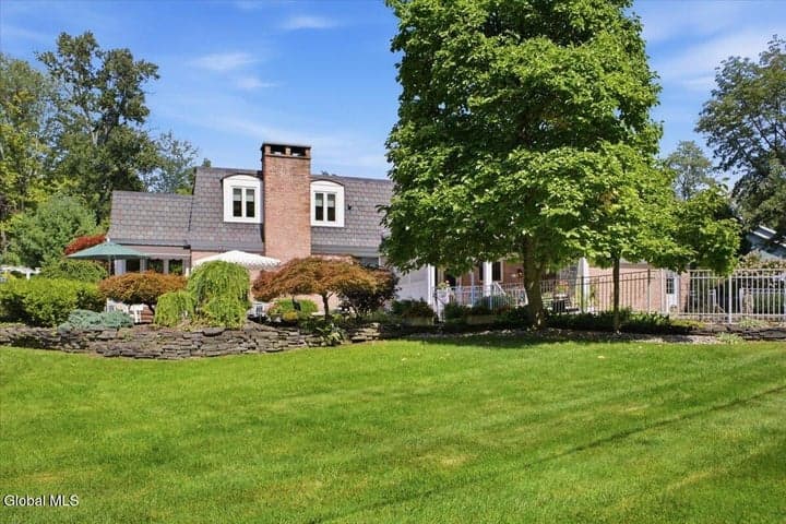 27 S Sheraton Lane, Queensbury, NY, photo 3