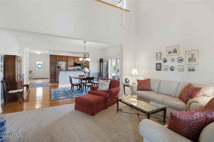 20 Whitney Drive, Halfmoon, NY, photo 4