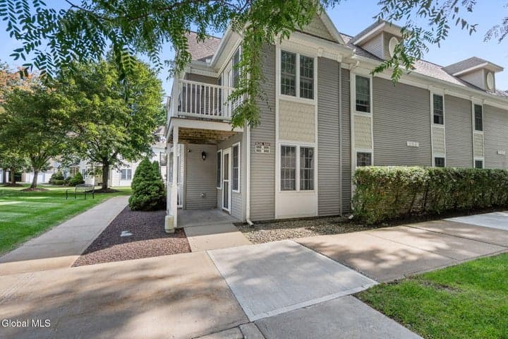 502 Mallards Pond Lane, Guilderland, NY, photo 4