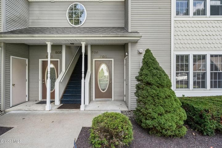 502 Mallards Pond Lane, Guilderland, NY, photo 3