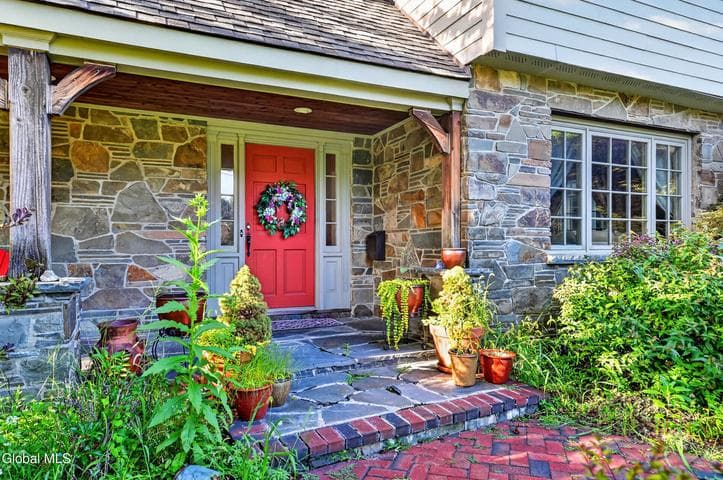 33 Alva Street, East Greenbush, NY, photo 4