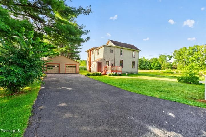 26 Verbraska Avenue, Amsterdam, NY, photo 2
