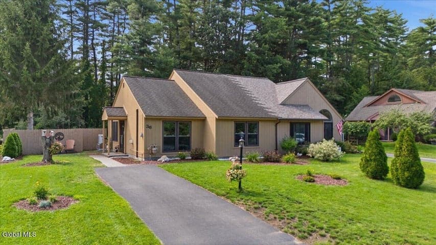 36 Queen Mary Drive, Queensbury, NY