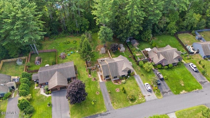 36 Queen Mary Drive, Queensbury, NY, photo 3