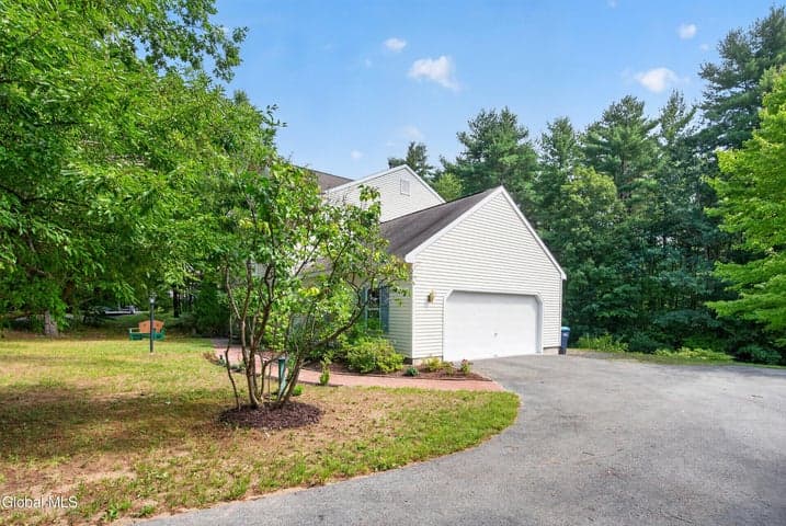 1 Loren Drive, Queensbury, NY, photo 2