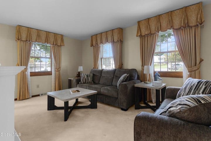 2 Dolphin Drive, Latham, NY, photo 5