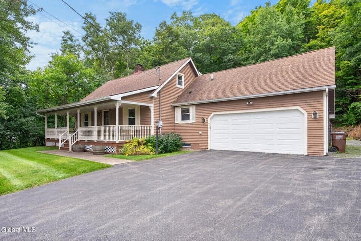 935 Altamont-Voorheesville Road, Altamont, NY, photo 2