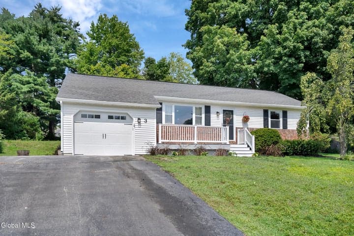3 Colonial Court, Queensbury, NY