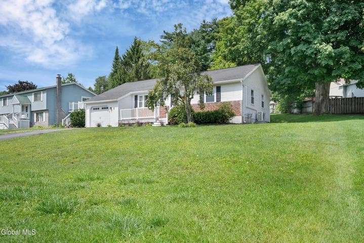 3 Colonial Court, Queensbury, NY, photo 3