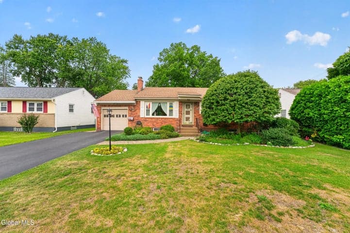 1527 Ardsley Place, Schenectady, NY