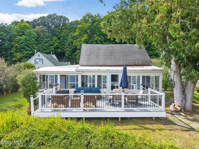 19 Garside Road, Saratoga Springs, NY, photo 1