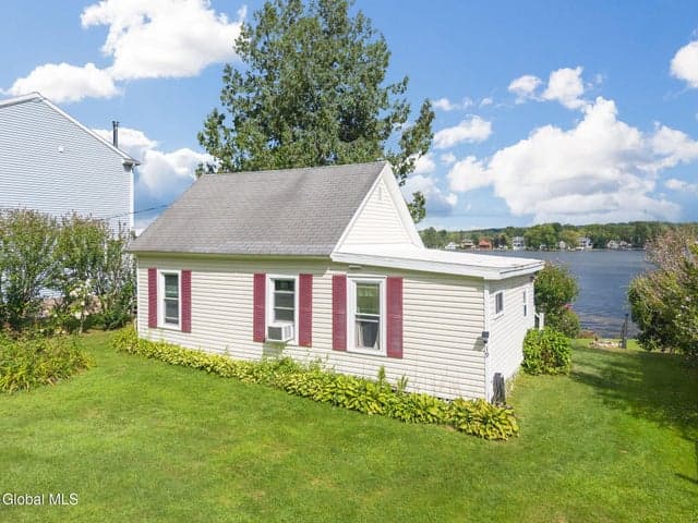 19 Garside Road, Saratoga Springs, NY, photo 4