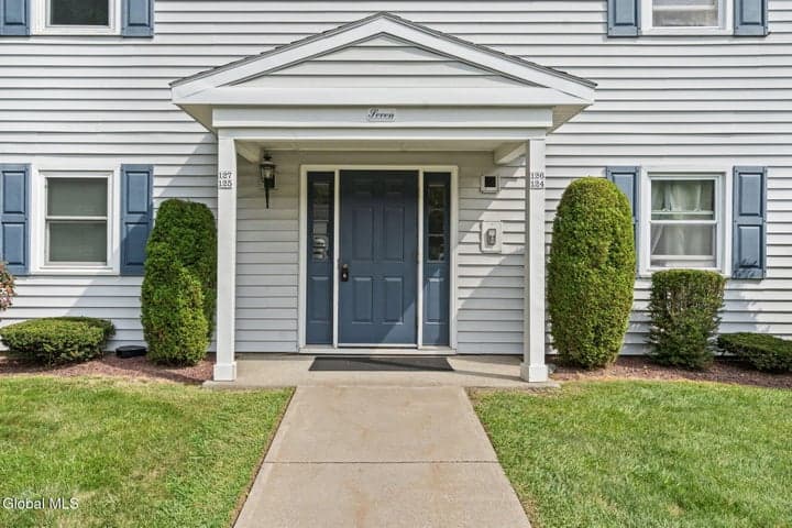 125 Cedarview Lane, Colonie, NY, photo 3