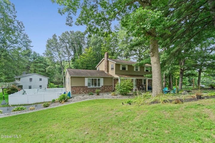 3 Sunrise Terrace, Clifton Park, NY