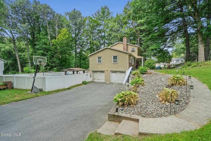 3 Sunrise Terrace, Clifton Park, NY, photo 2