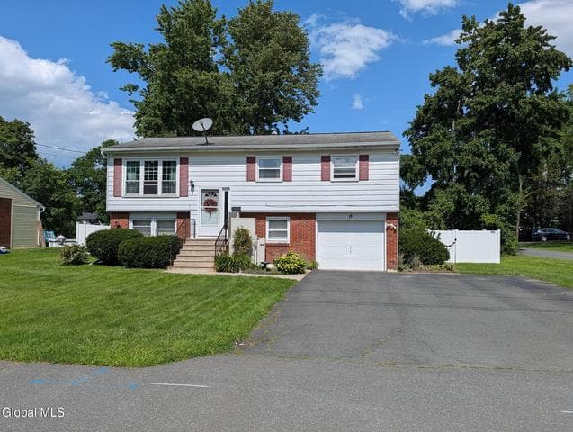 18 California Avenue, East Greenbush, NY, photo 2