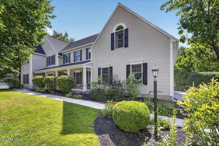 73 Fields End Drive, Glenmont, NY, photo 2
