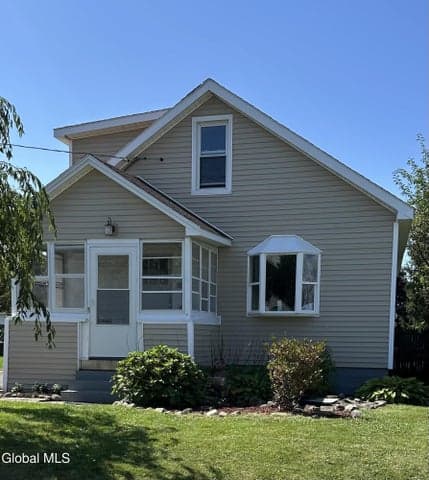 52 Wilkes Avenue, Amsterdam, NY