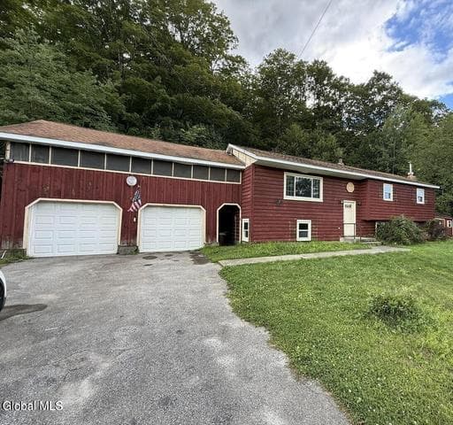 739 Old Stage Road, Lake Luzerne, NY